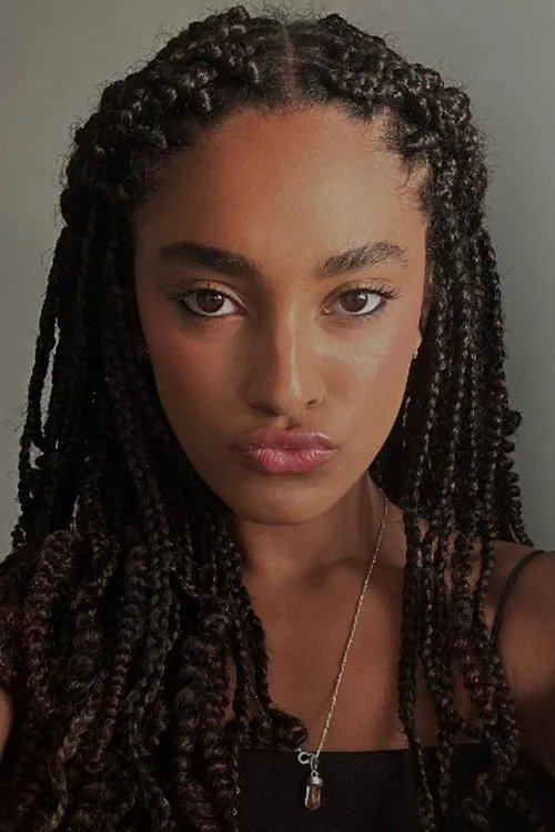 Lívia Silva interpretando a Jasmine