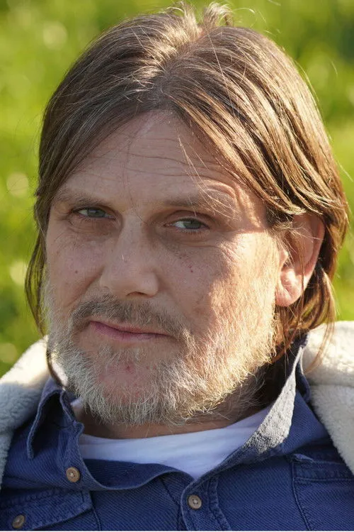 Livio Pacella interpretando a Amos