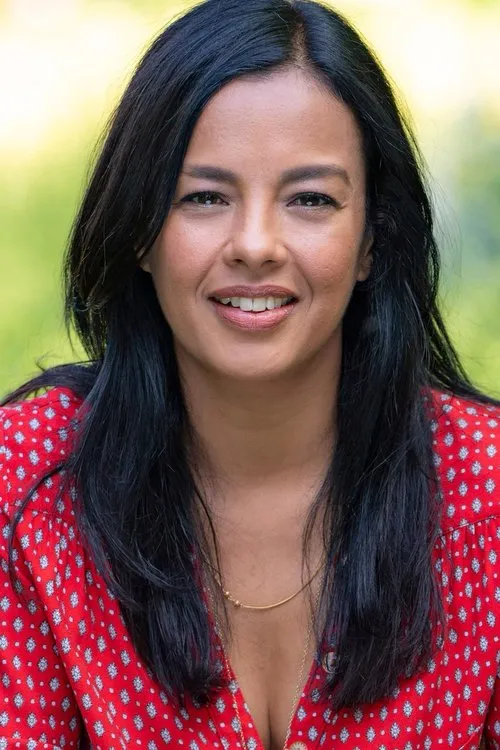 Liz Bonnin — personaje: Herself - Presenter