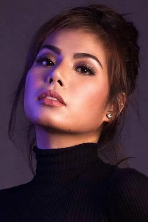 Liz Gonzaga interpretando a Elizabeth