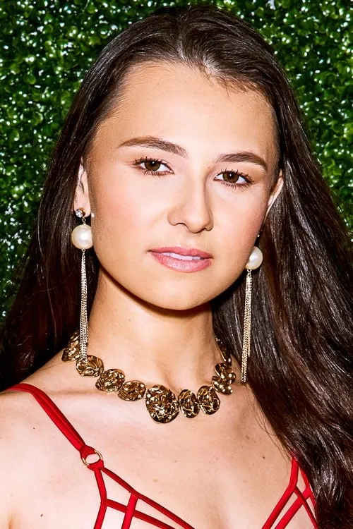 Liz Jordan interpretando a 