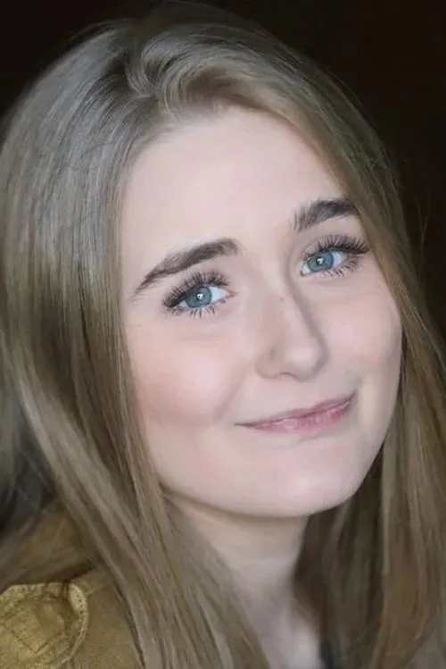 Liz Kate interpretando a Gemma