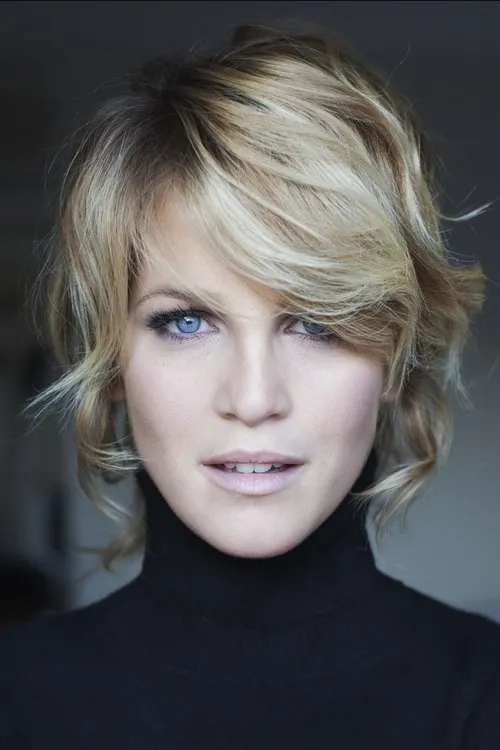 Liz Solari interpretando a Zoe del Rio