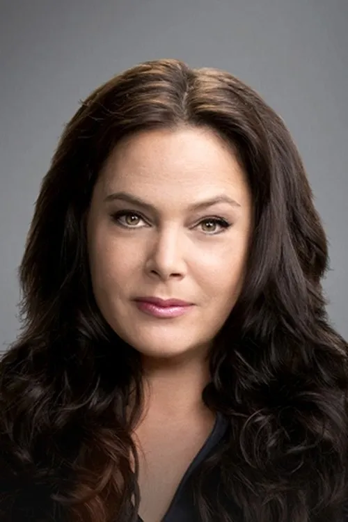 Liza Snyder interpretando a Martha