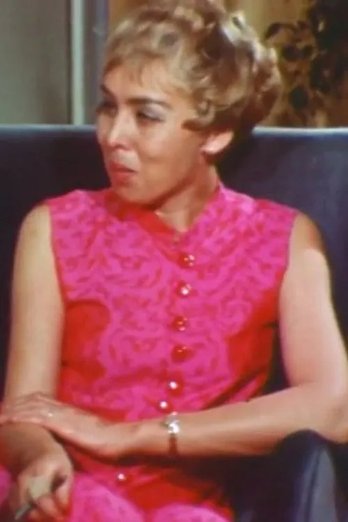 Lizzie Bundgaard interpretando a Herself