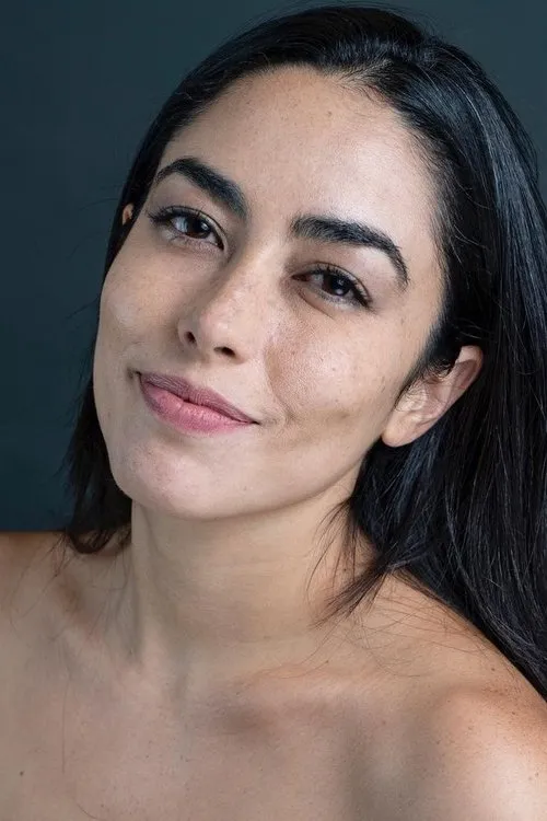 Lizzy Auna interpretando a 