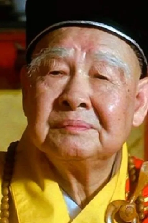 Lo Duen interpretando a Mr. Kong