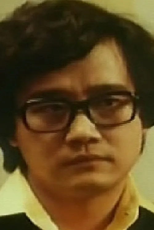 Lo Kwok Hung interpretando a Lun Man-Choi