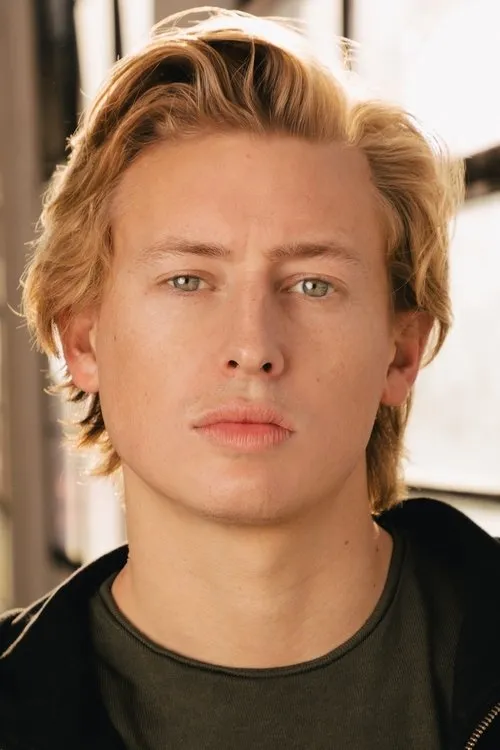 Christopher M. Dukes ha trabajado con Logan Coffey en 1 ocasiones