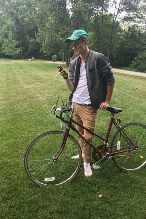 Nick Gill ha trabajado con Logan Lloyd en 1 ocasiones