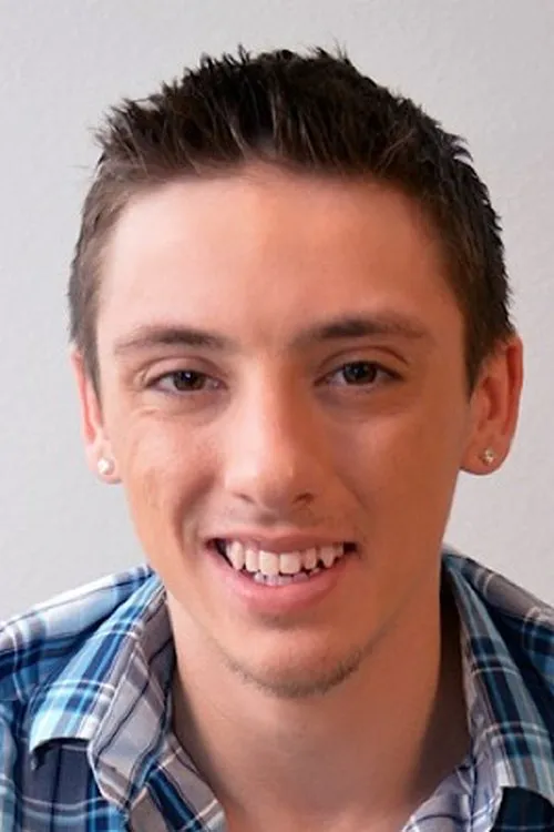 Logan Warner interpretando a (archive footage)