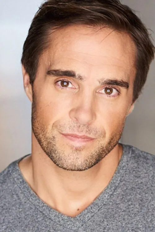 Logan Wildey interpretando a Jack