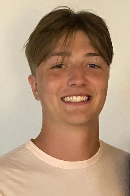 Patrick Sharn ha trabajado con Logan Young en 1 ocasiones