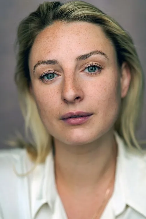 Laura McAlpine ha trabajado con Lois Brabin-Platt en 1 ocasiones