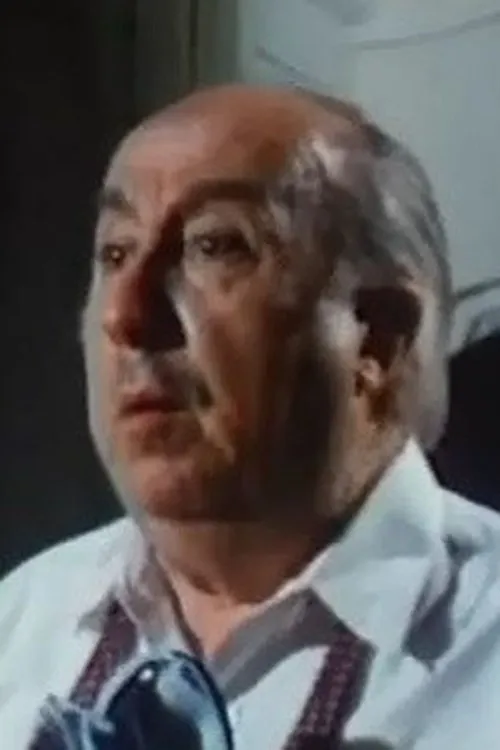 Lomax Study — personaje: Drug Store Clerk