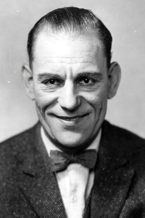 Foto de perfil del actor Lon Chaney en el reparto