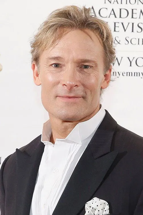 Lonnie Quinn interpretando a Jack Sperling