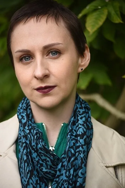 Claire Hagan ha trabajado con Lora Moss en 1 ocasiones