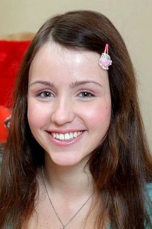 Lora interpretando a