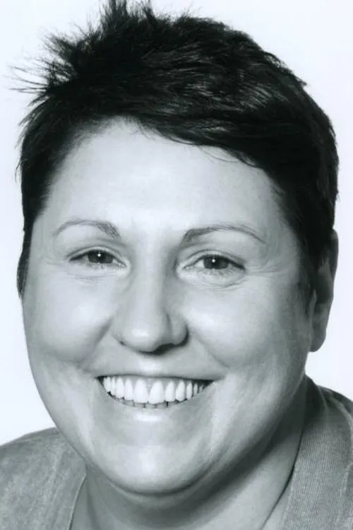 Lorraine Cheshire interpretando a Hot Pot