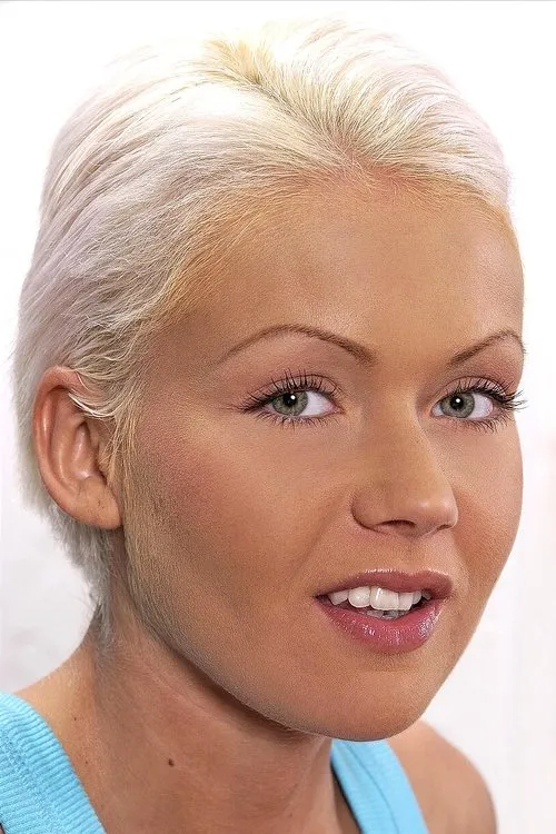 Lotty interpretando a (as Lotti) (archive footage)