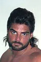 Steve Gower ha trabajado con Lou Perez en 1 ocasiones