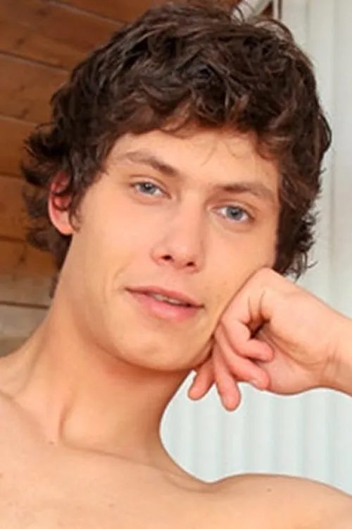 Dimy Sove ha trabajado con Louis Brooks en 3 ocasiones