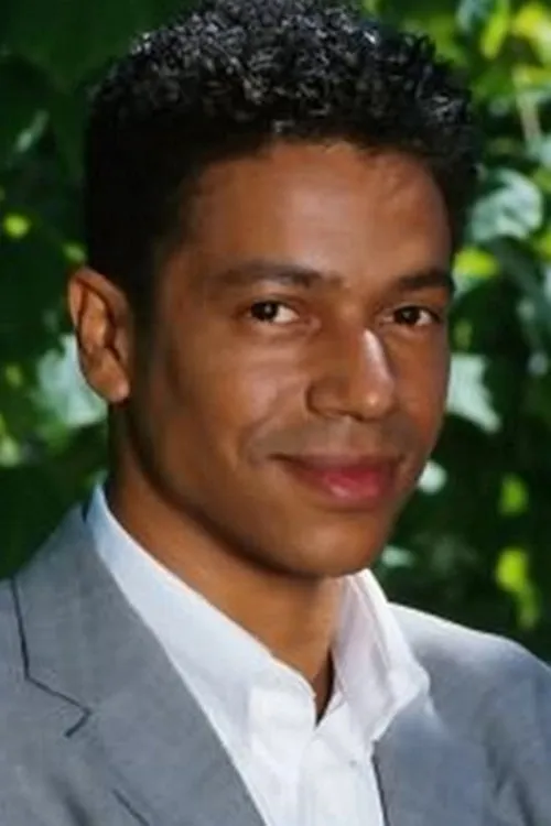 Louis-Karim Nébati interpretando a Boz'Yeux