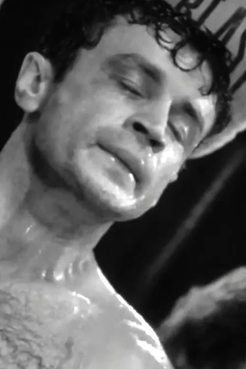 Frank Topham ha trabajado con Louis Raftis en 1 ocasiones