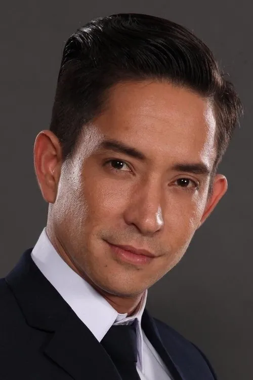 Louis Scott interpretando a 