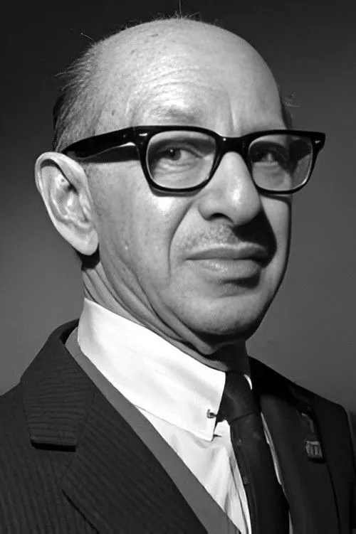 Louis Sobol interpretando a Self