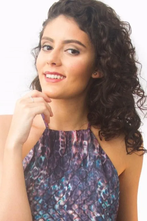 Luana Jordão interpretando a Princesa