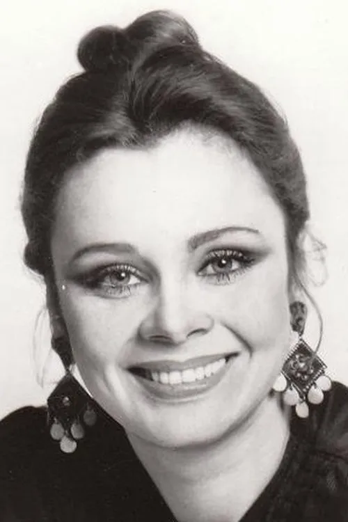 Любовь Полищук interpretando a Malva