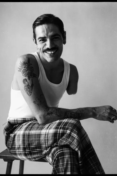 Arthur Gillet ha trabajado con Luc Bruyère en 2 ocasiones