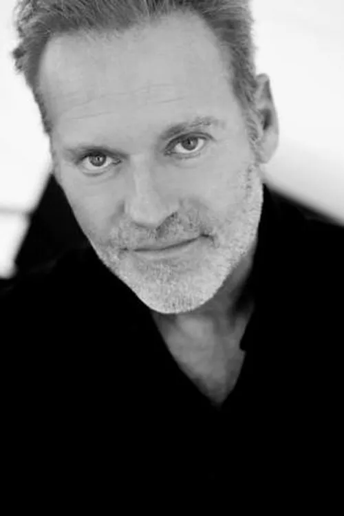 Luc Guérin — personaje: Raymond