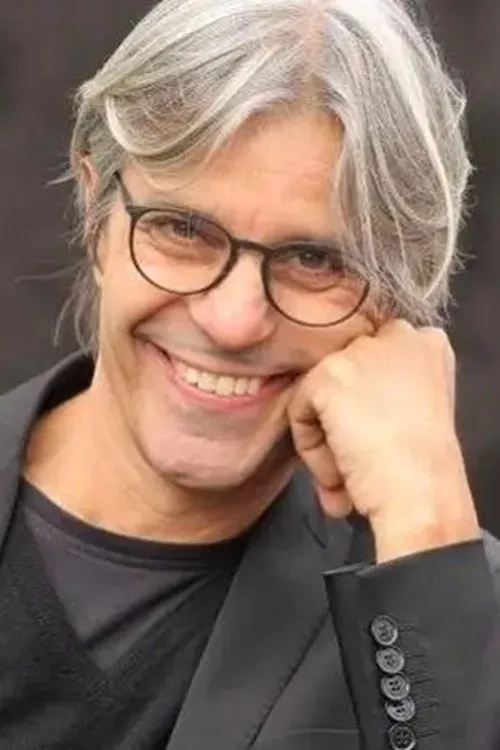 Luca Madonia interpretando a 