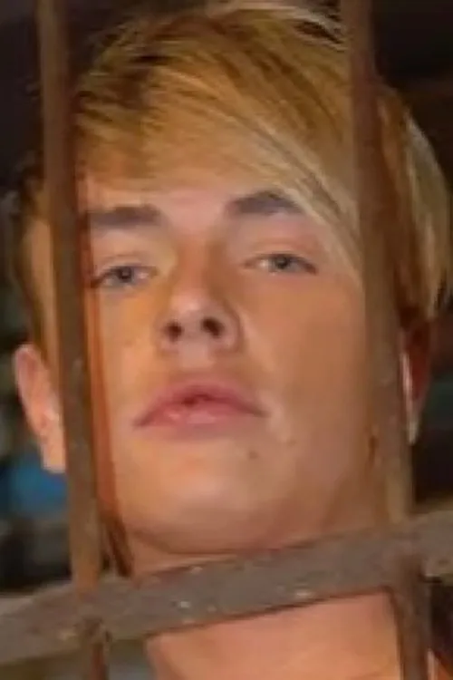 Luca Valentino interpretando a