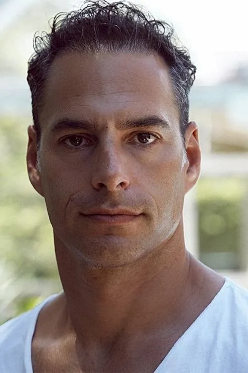 Malik Burke ha trabajado con Lucas Akoskin en 1 ocasiones