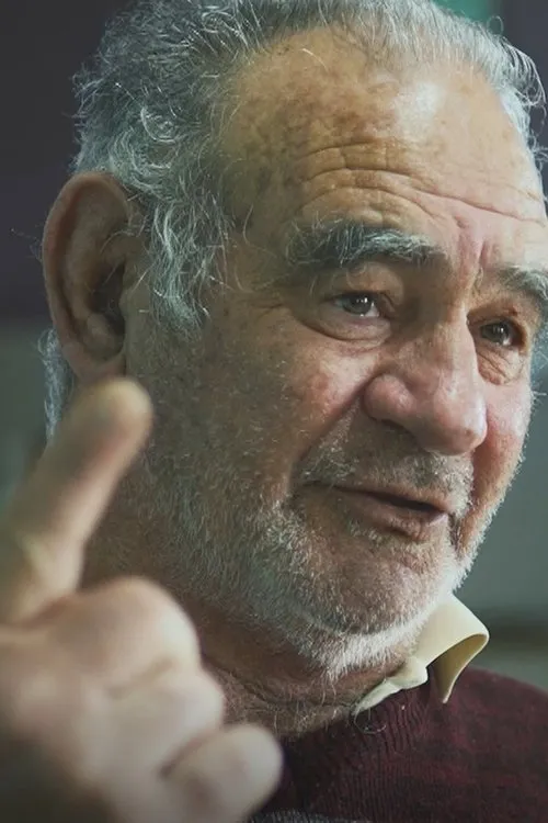 Lucas Cupsinski interpretando a Self