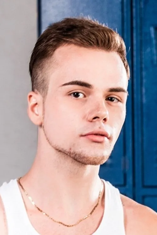 Lucca Killian interpretando a Lucca, the Athlete