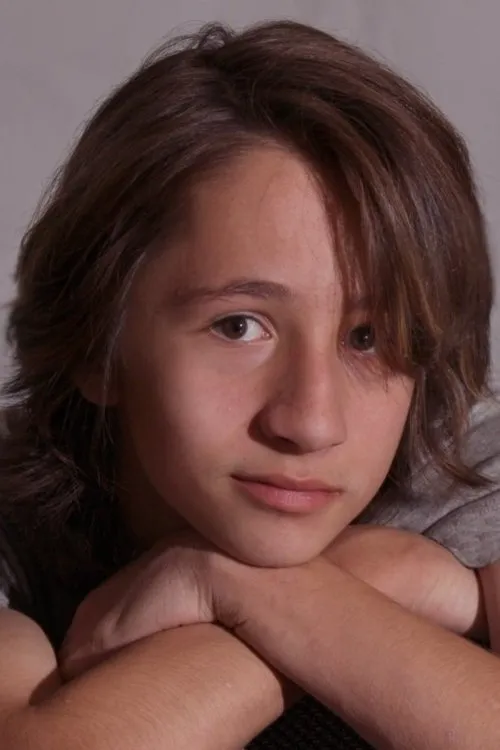 Lucian Maisel interpretando a Fetus