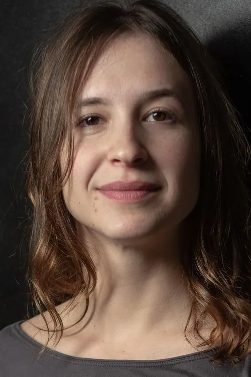 Lucie Gallo interpretando a Lucie