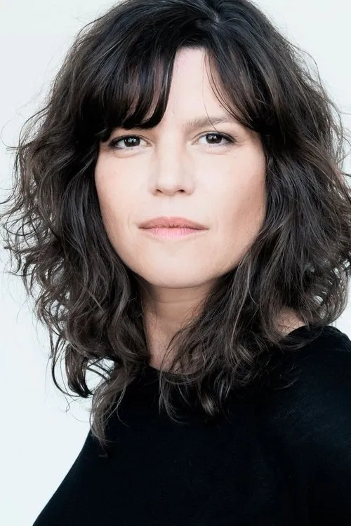 Lucie Muhr interpretando a Lizzy