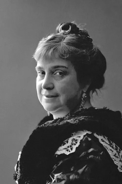 Lucília Simões interpretando a Branca da Silveira