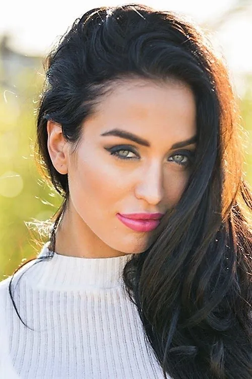 Jada Alberts ha trabajado con Lucinda Nicholas en 1 ocasiones