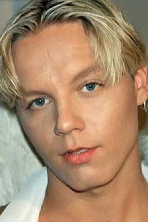 Lucky Smile interpretando a 