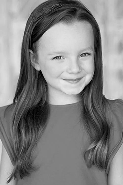 Lucy Capri interpretando a Sophie