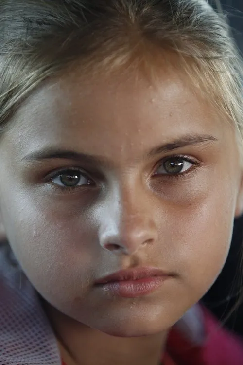 Lucy Caron — personaje: Eve Terrier