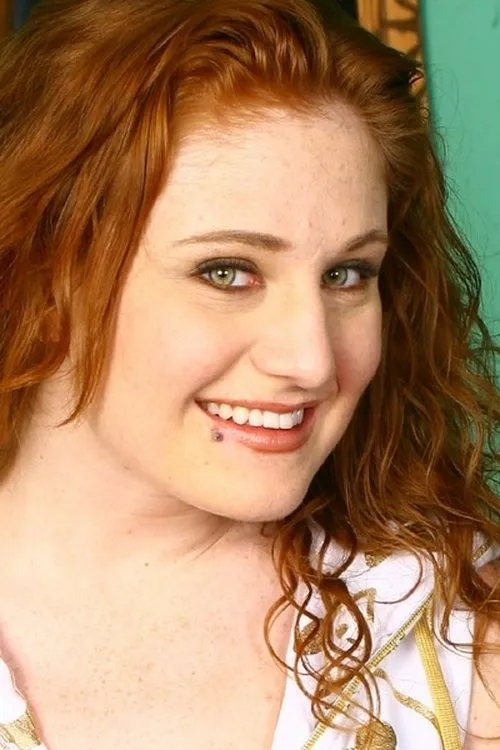 Lucy Fire interpretando a 