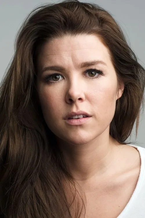 Lucy-Jane Quinlan interpretando a Sammy